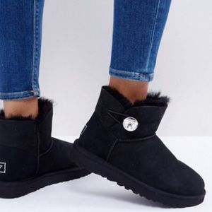 Gorgeous Bailey Swarovski button boots+ bag